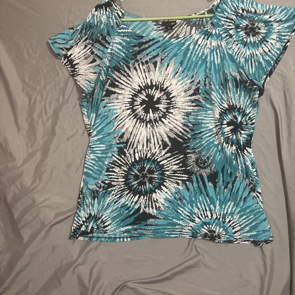 East 5th Womens Top Size XL~ Turquoise and Black ~ Short Sleeve